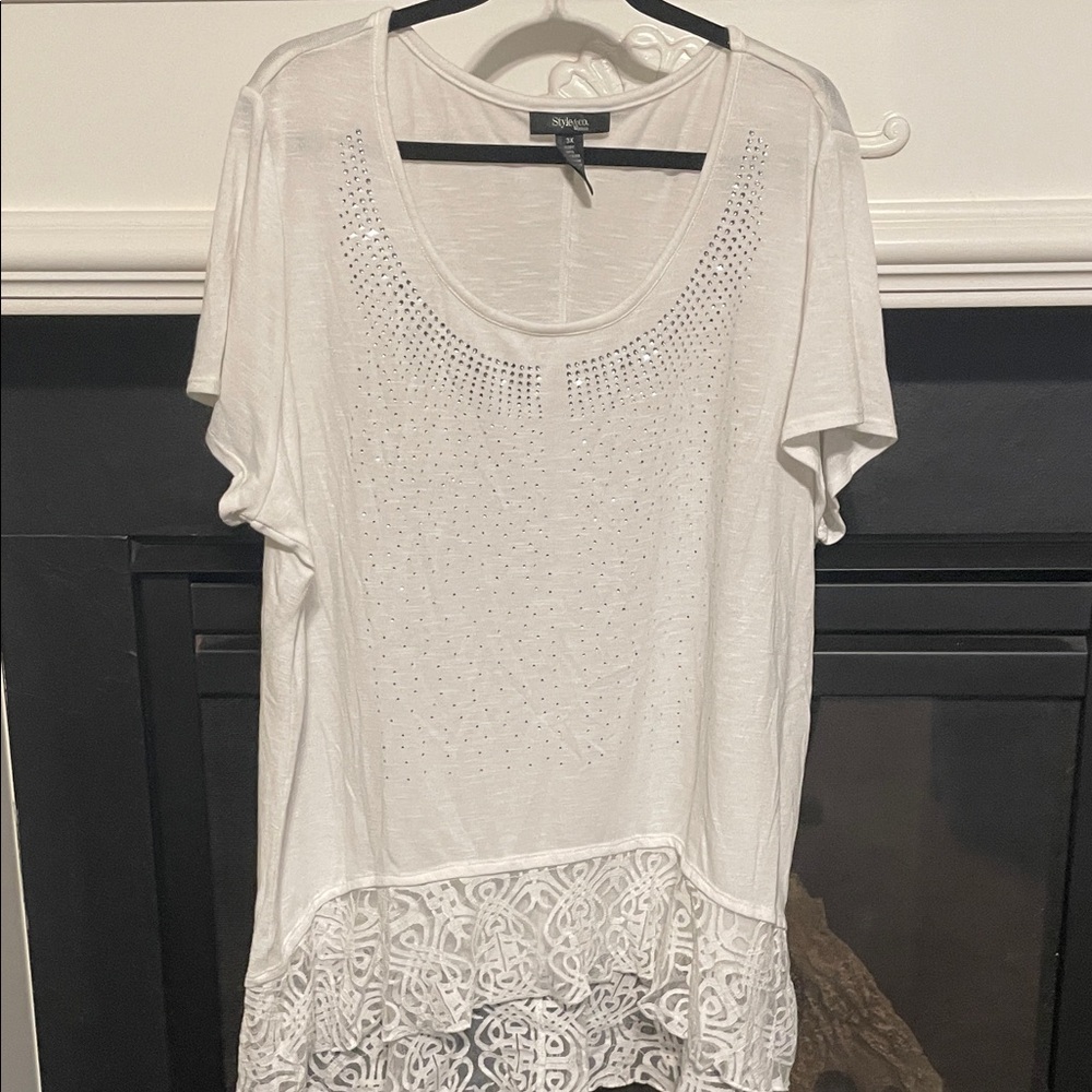 Style and co White Short Sleeve Top with Lace Hem